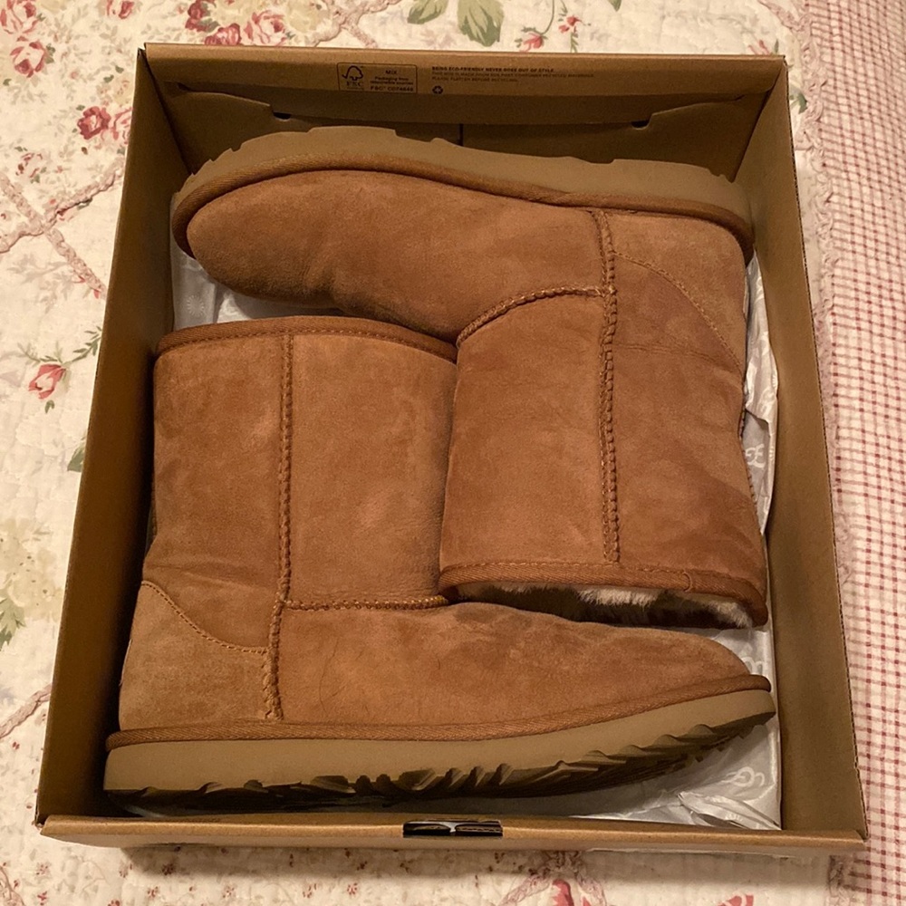 Uggs Classic II